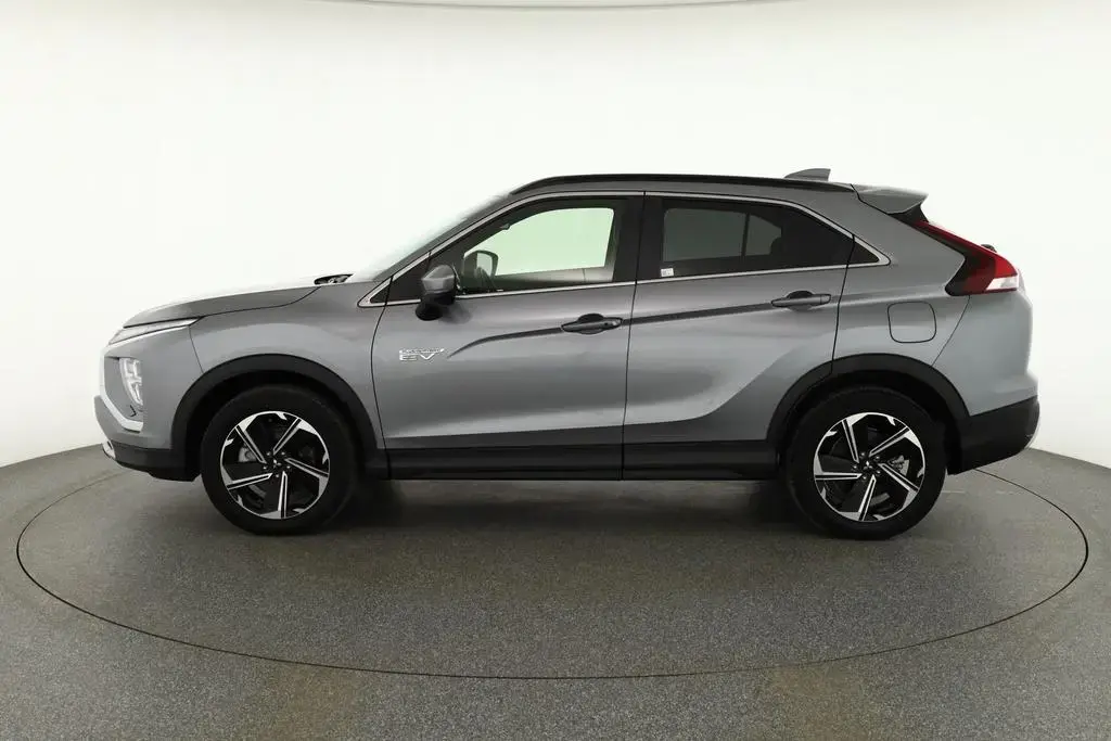 Main__Slider__Photo:Mitsubishi Eclipse Cross 2.4 PHEV Plus 4WD LED Kamera Navi 04/2022-1