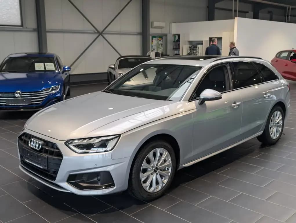 Main__Slider__Photo:Audi A4 Avant 40 TFSI S tronic advanced 8-fach 07/2021-0