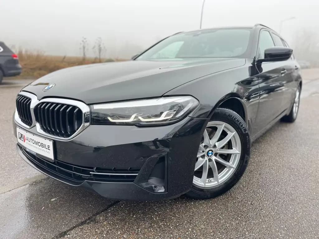 Main__Slider__Photo:BMW 520 d Touring Shadow Navi LED Kamera HiFi 4Klima 06/2021-0