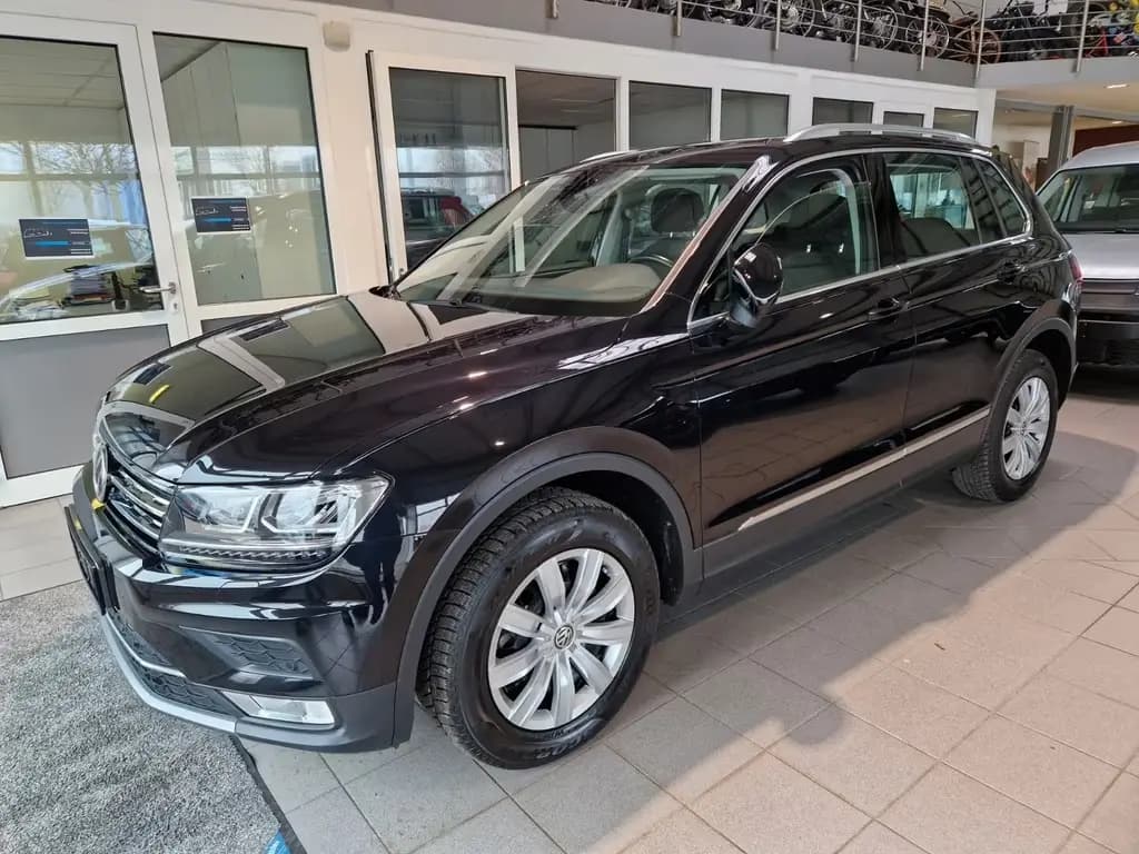 Main__Slider__Photo:Volkswagen Tiguan Highline BMT 4Motion 180PS PANO 1. HAND 06/2016-0