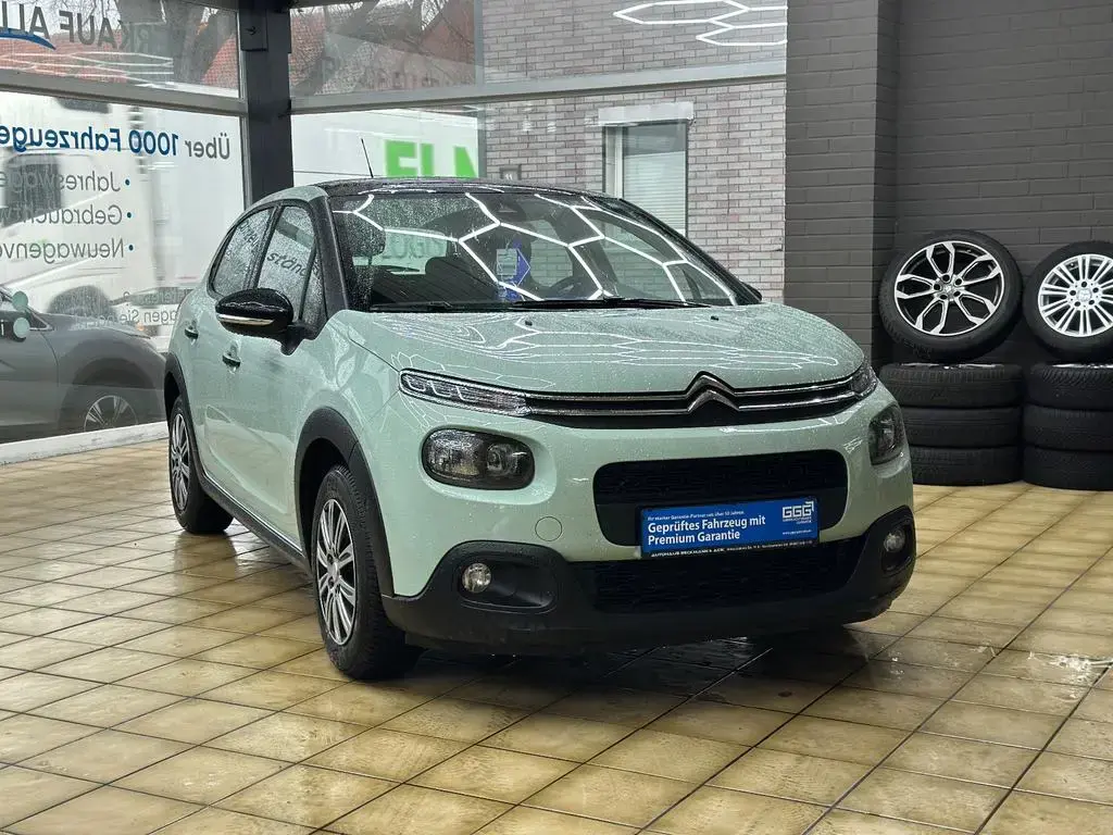 Main__Slider__Photo:Citroën C3 1.2 PureTech 110 Shine*TÜV*PANORAMA*NAVI*SHZ* 05/2018-1