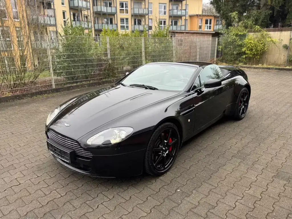 Main__Slider__Photo:Aston Martin V8 Vantage Roadster 4.3l Sportshift  3XSCHWARZ 02/2008-1