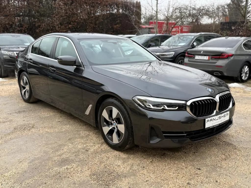 Main__Slider__Photo:BMW 5 Series 520d Lim Driving Assistant Professio Kamera LED 11/2020-0
