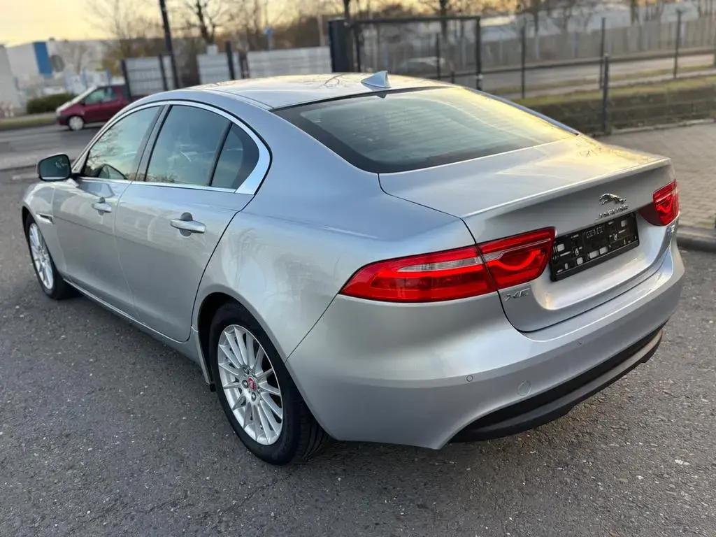 Main__Slider__Photo:Jaguar XE 2.0 D E-Performance Prestige Autom/Navi/Leder 02/2017-1