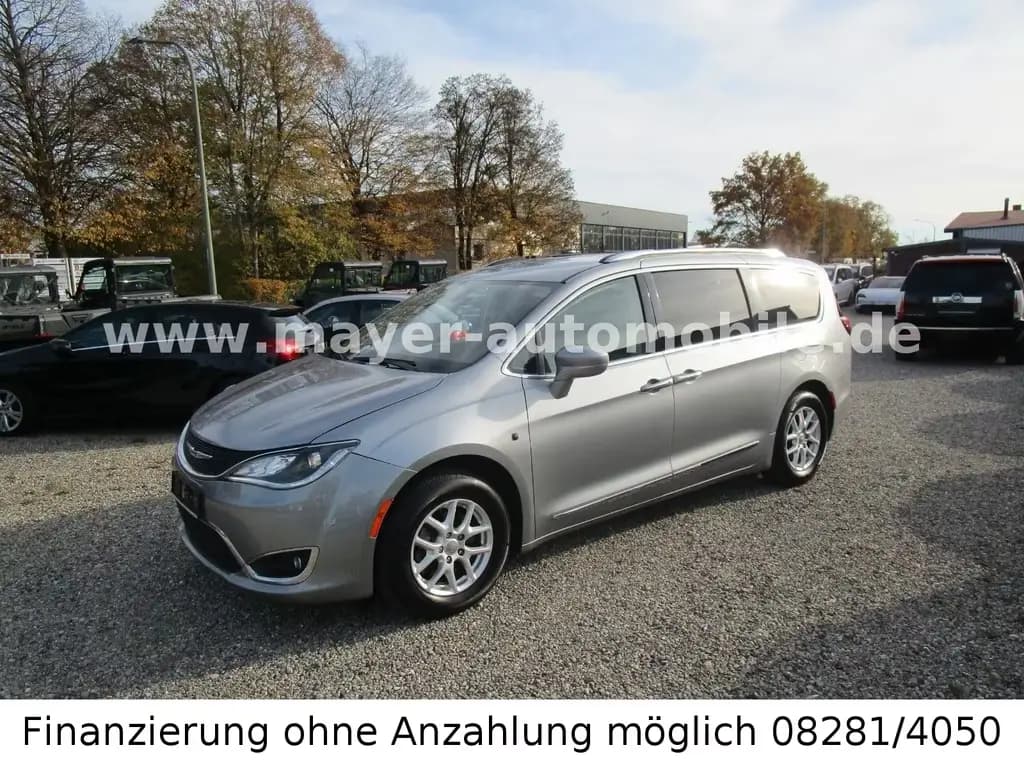 Main__Slider__Photo:Chrysler Pacifica *el.Türen*7-Sitze*Kamera*Leder* 01/2020-0