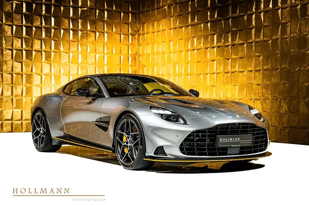 Main__Slider__Photo:Aston Martin Vanquish Coupe +Carbon+Panoramic+MY26 null-0