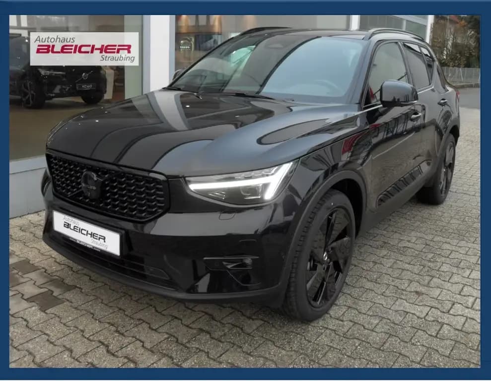 Main__Slider__Photo:Volvo XC40 B4 Plus Black Edition | 360° | Pamora. 03/2025-0