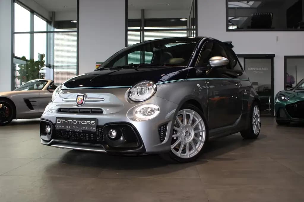 Main__Slider__Photo:Abarth 695C RIVALE AUTOMATIK + AKRAPOVIC + CARBON 01/2019-0