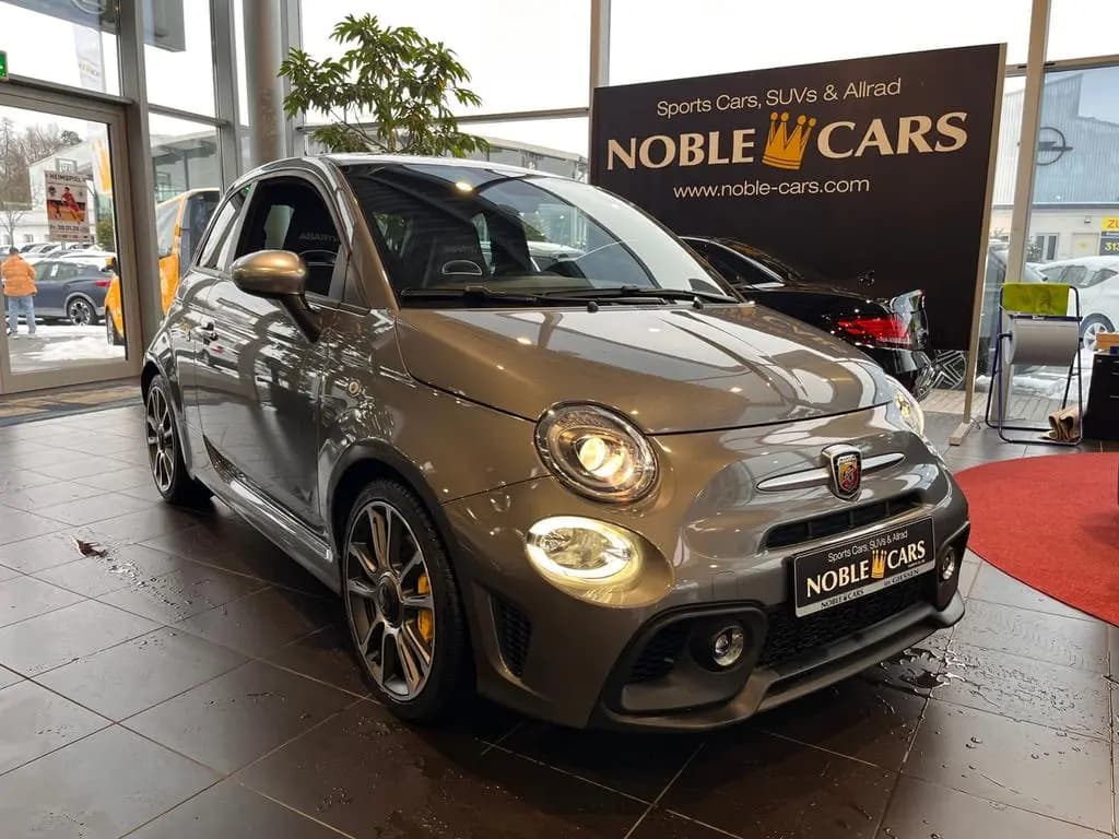 Main__Slider__Photo:Abarth 695 Turismo KLIMA NAVI LEDER ALU 09/2024-0