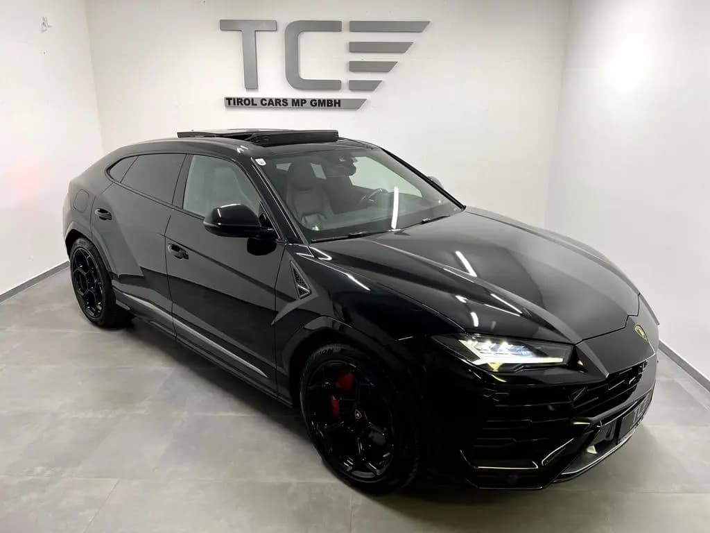 Main__Slider__Photo:Lamborghini Urus AWD Aut. Pano, Keramik,B&O, Massage, ... 02/2019-0