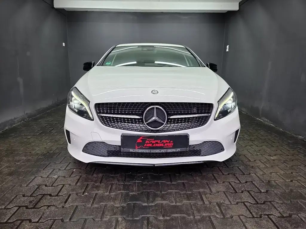 Main__Slider__Photo:Mercedes-Benz A-Class 180 BE, 7 G TRONIC , LED SCHEINw., R-KAMER,NAV 10/2016-1