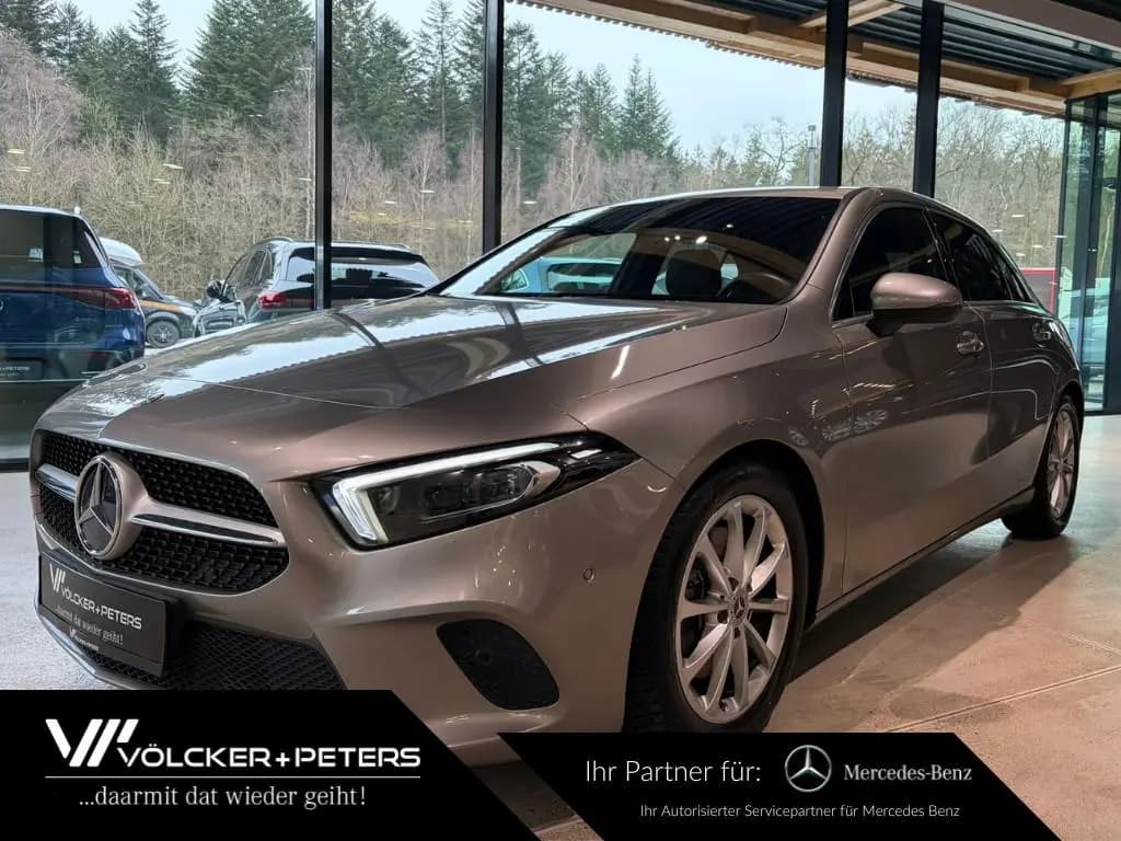 Main__Slider__Photo:Mercedes-Benz A-Class 220+DISTRONIC+WIDESCREEN+MULTIBEAM+PROGR+MBUX 06/2019-0