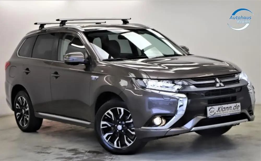 Main__Slider__Photo:Mitsubishi Outlander 2.0 203PS Plug-in-Hybrid PHEV TOP 4WD 07/2016-0