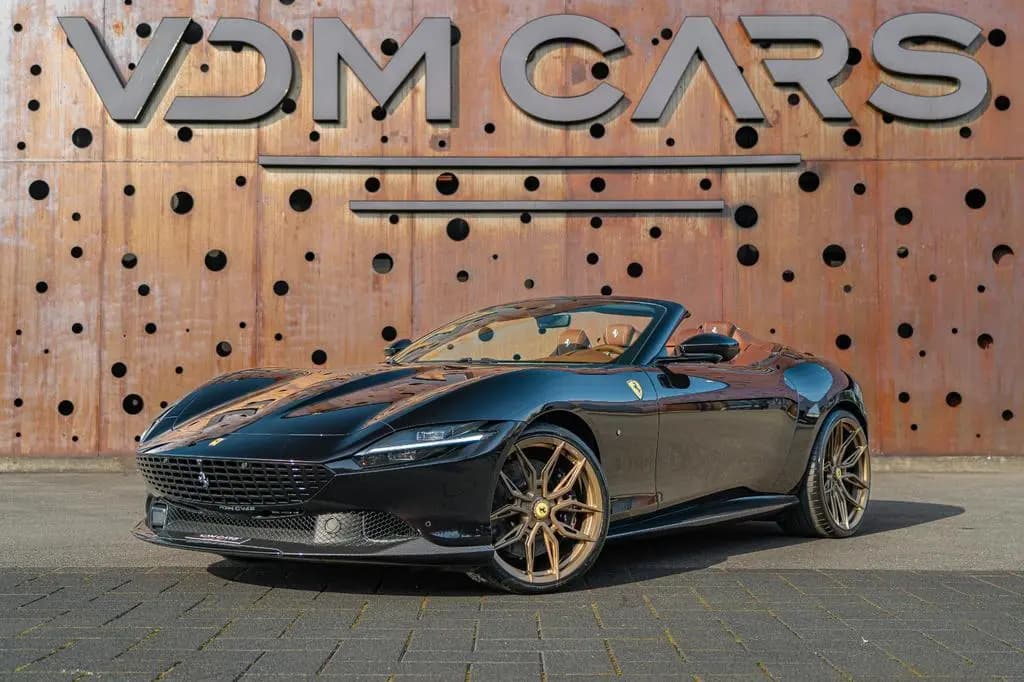 Main__Slider__Photo:Ferrari Roma Spider *SPECIAL COLOR*VENT*VOLL*LP €345.000 01/2026-0
