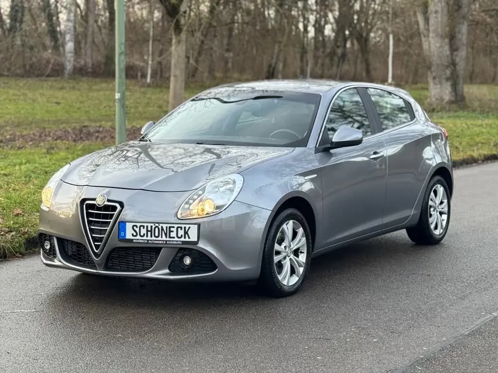 Main__Slider__Photo:Alfa Romeo Giulietta Turismo 12/2012-0