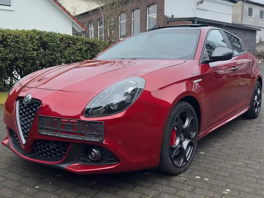 Main__Slider__Photo:Alfa Romeo Giulietta Veloce *Rosso Competizione*Sport Sitz* 10/2018-0