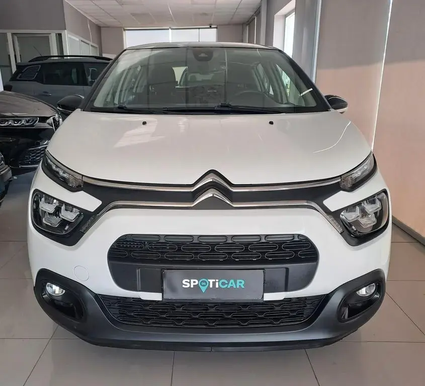 Main__Slider__Photo:Citroën C3 Citroen C3 1.2 Benzina 110cv EAT6 Shine km 51365 10/2022-1