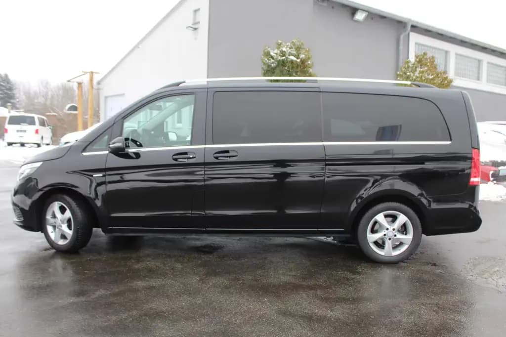 Main__Slider__Photo:Mercedes-Benz V-Class 220d AVANTGARDE extralang +LED+AHK+Agility Co. 04/2017-0