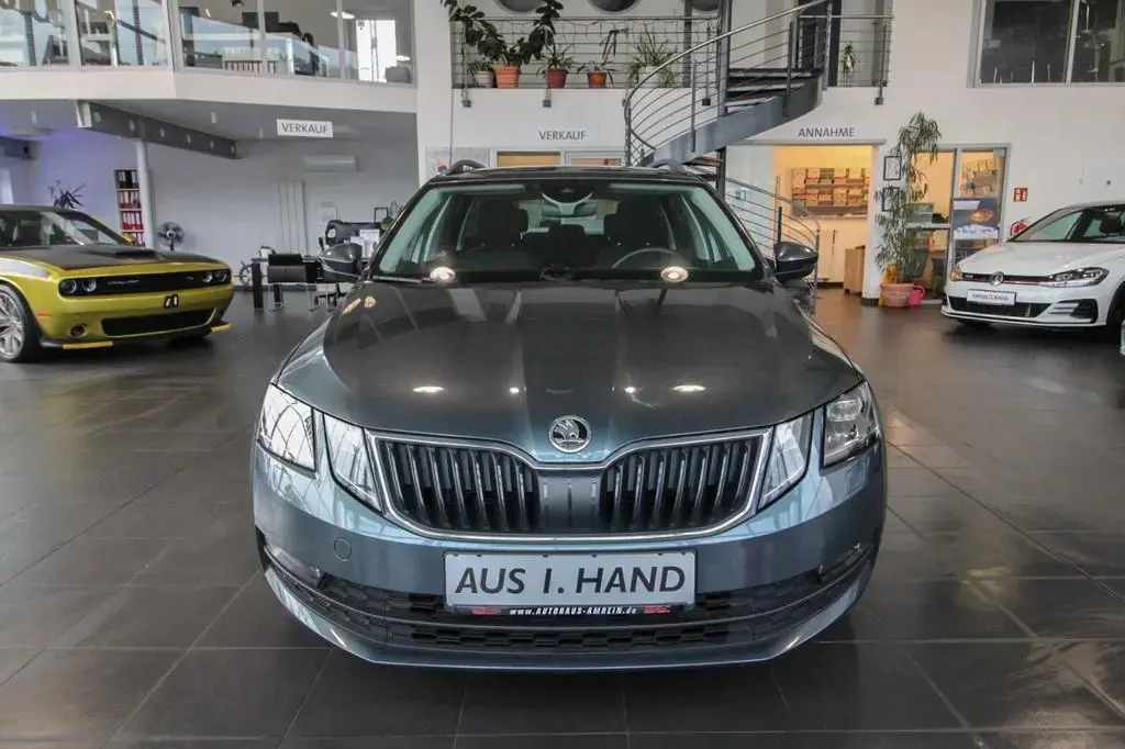 Main__Slider__Photo:Skoda Octavia Combi Clever/Business Amundsen/LED 09/2018-1