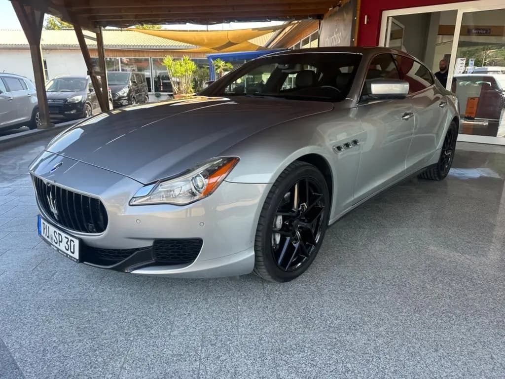 Main__Slider__Photo:Maserati Quattroporte Kamera Glasdach Business-Paket 02/2014-0