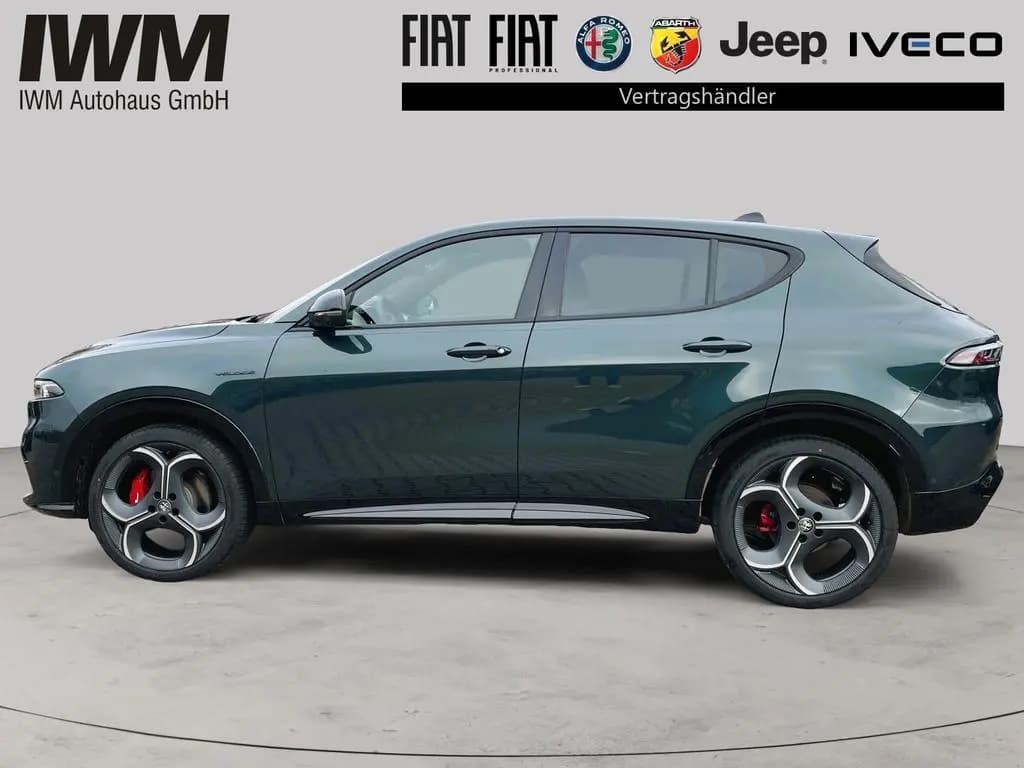 Main__Slider__Photo:Alfa Romeo Tonale Veloce Ibrida 175 PS 20" NP: 56.465€ 02/2026-0