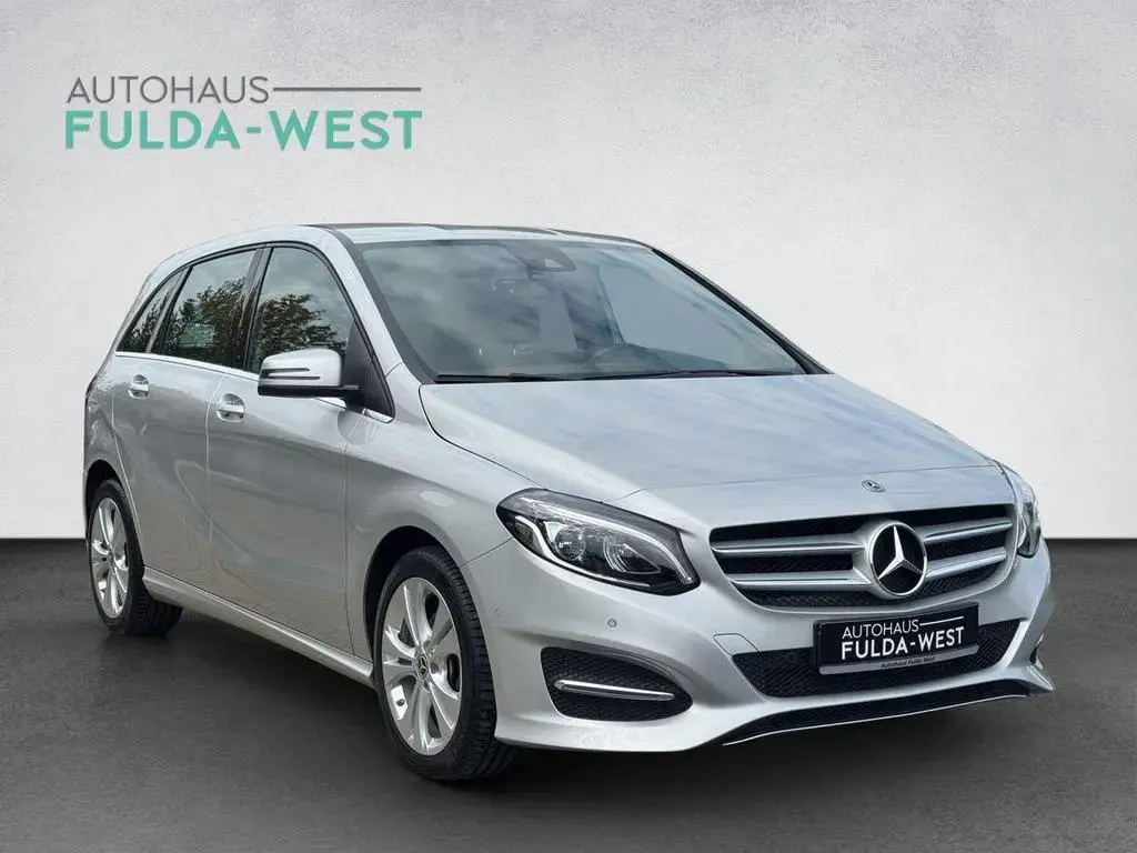 Main__Slider__Photo:Mercedes-Benz B-Class 200 Aut. LED Navi Kamera Sitzheiz. AHKschwenkb 11/2018-1
