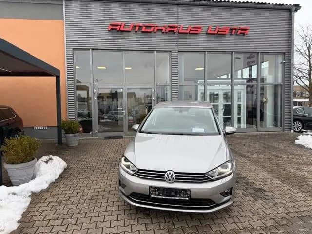 Main__Slider__Photo:Volkswagen Golf Sportsvan VII Lounge BMT/Start-Stopp 05/2015-0