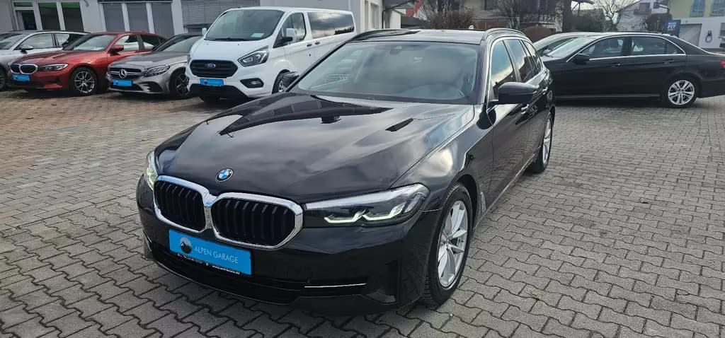 Main__Slider__Photo:BMW 5 Series 09/2022-0