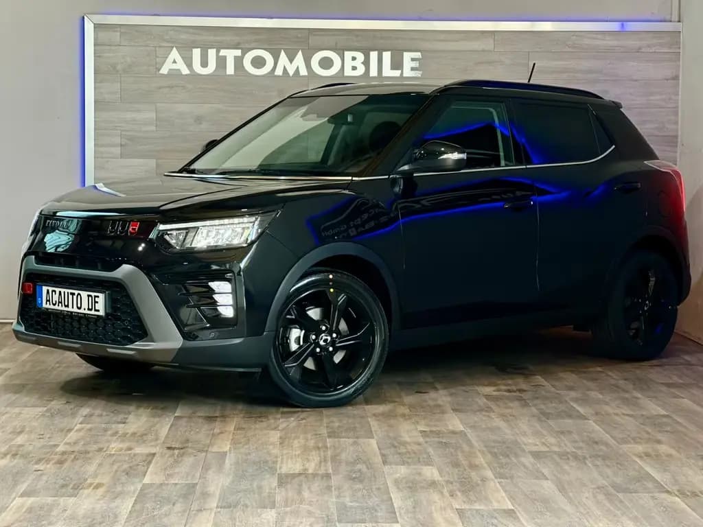 Main__Slider__Photo:Ssangyong Tivoli Blackline 1,5P+AT+Navi+Kamera-LAGERWAGEN- 11/2024-0