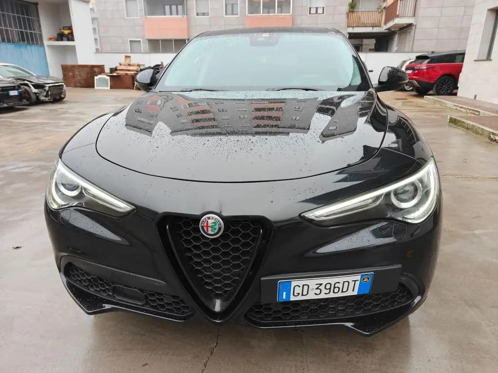 Main__Slider__Photo:Alfa Romeo Stelvio Q4 Veloce total black 12/2020-0