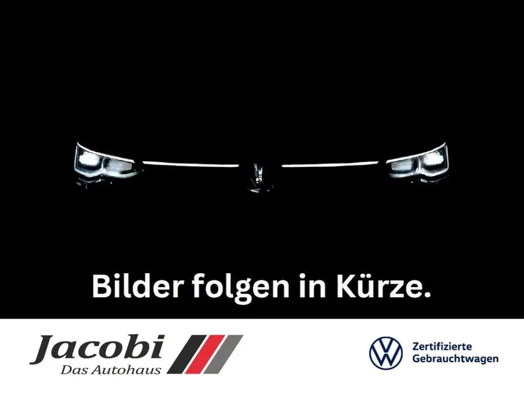Main__Slider__Photo:Volkswagen T-Roc R-Line 1.5 TSI DSG.LED.AHK.RearView.Pano 04/2025-0