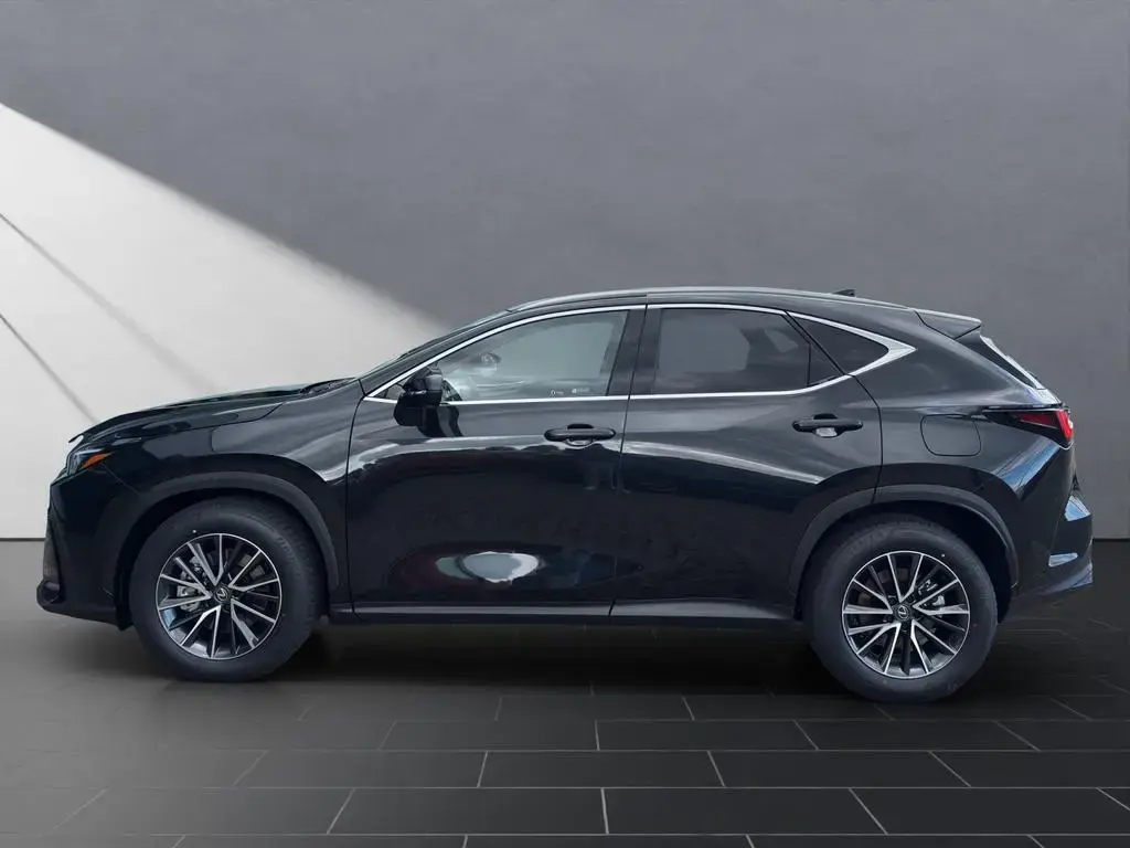 Main__Slider__Photo:Lexus NX 450h Executive Panorama Int+Technologie Paket 05/2026-1