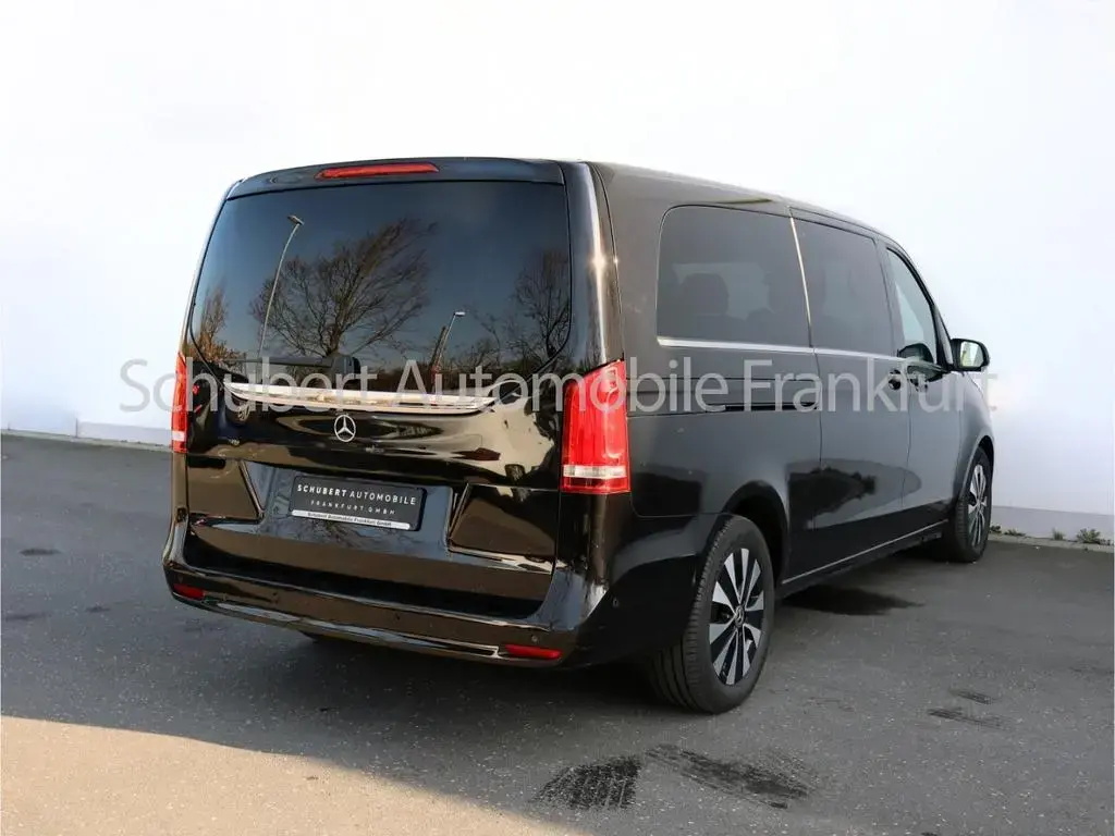 Main__Slider__Photo:Mercedes-Benz V-Class 300 d AVANTGARDE extralang AHK MBUX 8 Sitzer 09/2021-1