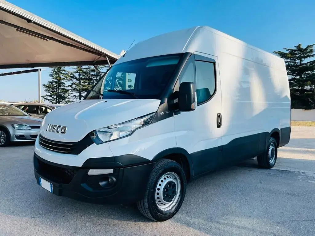 Main__Slider__Photo:Iveco Daily 35 S14 136CV HI-MATIC L3H2 03/2019-1