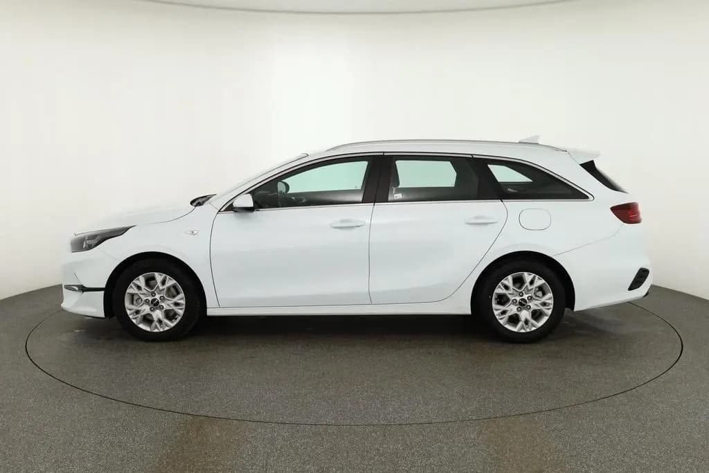 Main__Slider__Photo:Kia Ceed SW 1.5 T-GDI Vision Navi Kamera PDC USB AHK 05/2022-0