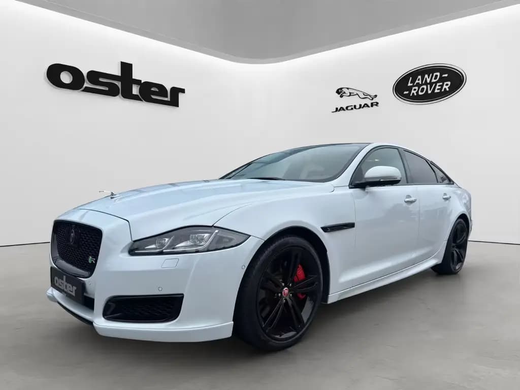 Main__Slider__Photo:Jaguar XJR Digital-Tacho|Pano|Meridian|360°Kamera 03/2017-0