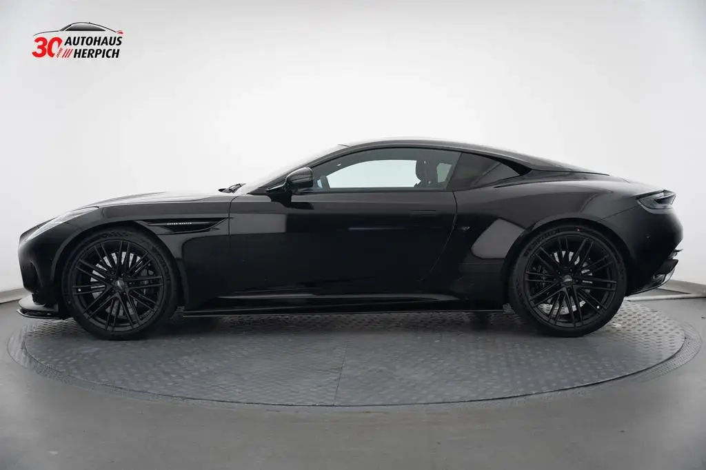 Main__Slider__Photo:Aston Martin DB12 Performance-Seat Carbon Keramikbremse B&W 04/2024-1