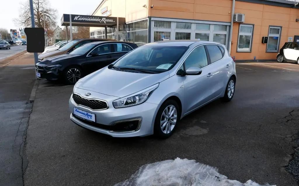 Main__Slider__Photo:Kia Ceed 03/2018-0