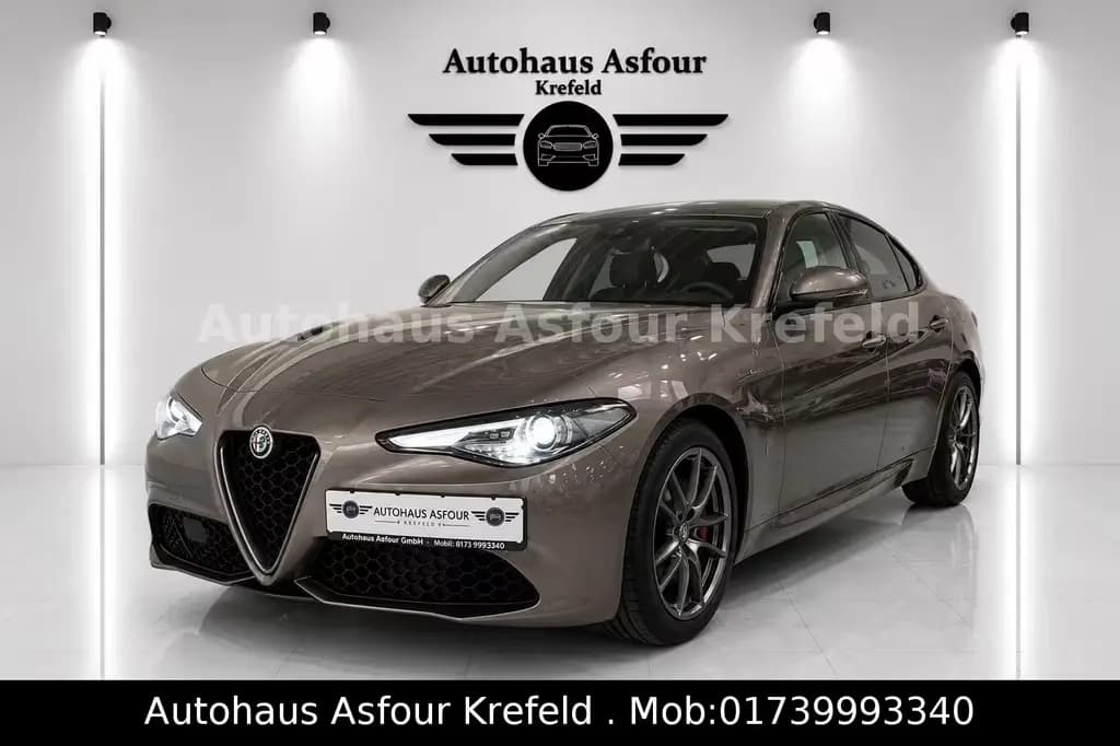 Main__Slider__Photo:Alfa Romeo Giulia Super Efficiency *Kamera*PDC*AHK*8-fach 03/2017-0