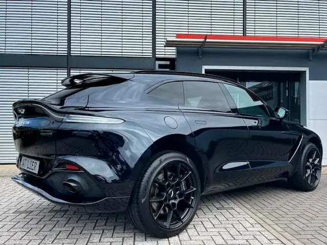 Main__Slider__Photo:Aston Martin DBX 4.0 V8 04/2022-1