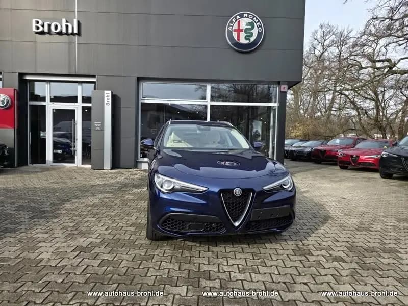 Main__Slider__Photo:Alfa Romeo Stelvio Lusso Ti Q4 280PS 11/2021-0