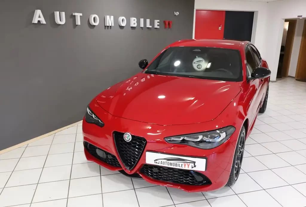 Main__Slider__Photo:Alfa Romeo Giulia Veloce Q4,Aut,Matirx,Nav,KeyG,RFK,TWA,ACC 10/2024-0
