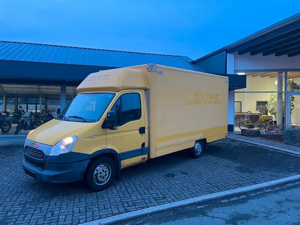 Main__Slider__Photo:Iveco Daily / Koffer Foodtruck Camper Automatik 09/2012-0
