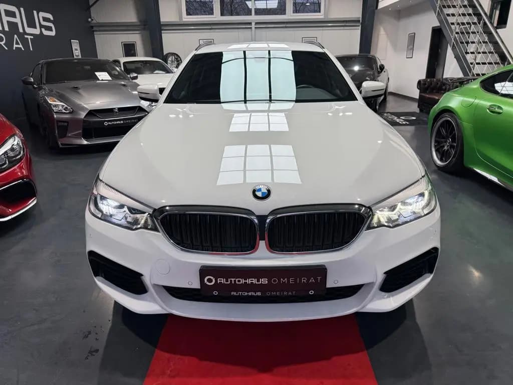 Main__Slider__Photo:BMW 5 Series 520 d M Sportpaket 2HD/R-Kamera/LED/Alcantara 06/2020-0
