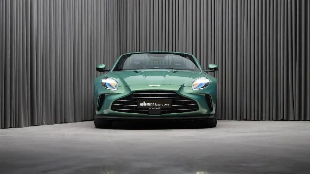 Main__Slider__Photo:Aston Martin V8 Vantage 4.0 V8 Roadster null-1