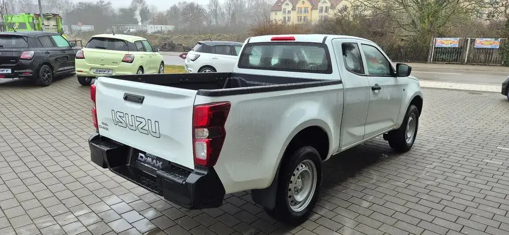 Main__Slider__Photo:Isuzu D-Max 1.9D Space Cab L 4WD AT null-1