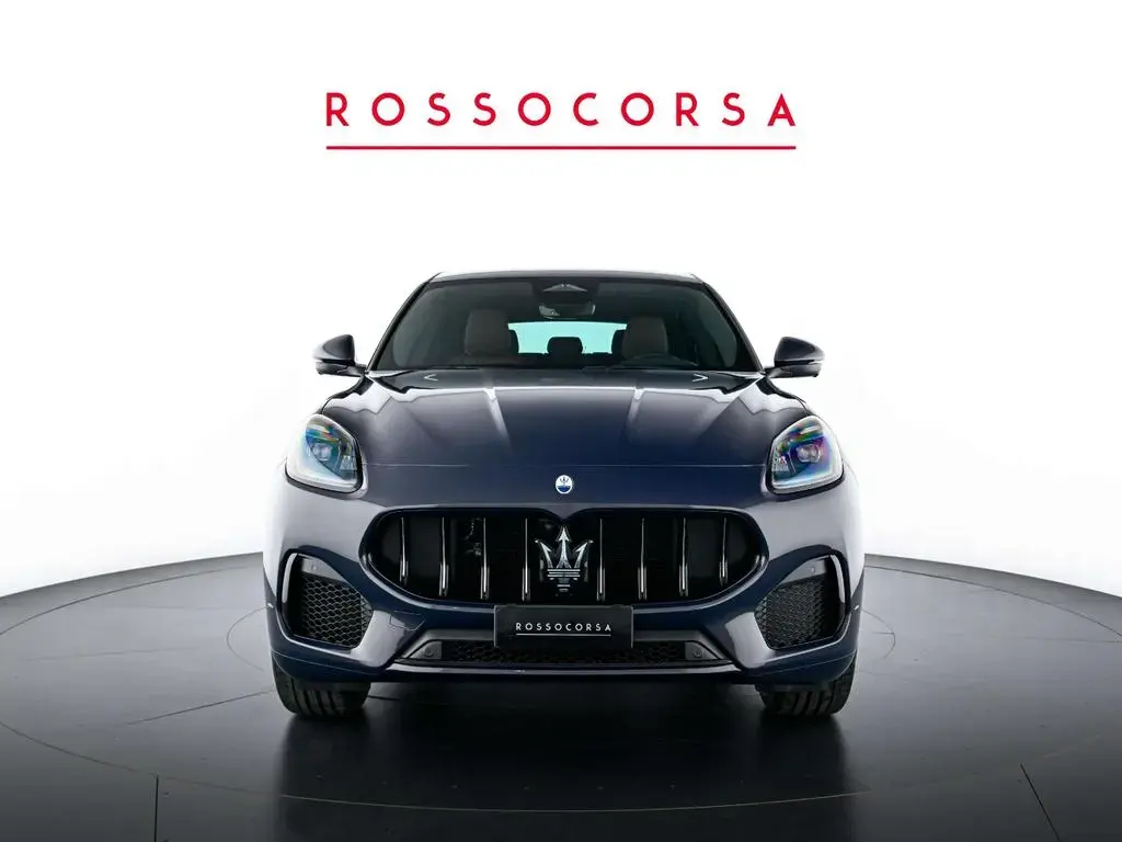 Main__Slider__Photo:Maserati Grecale 250 CV Serie Speciale LUMINA BLU null-1