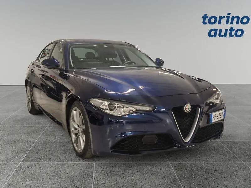 Main__Slider__Photo:Alfa Romeo Giulia Giulia 2.2 Turbodiesel 180 CV 04/2018-0
