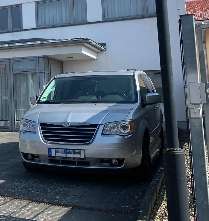 Main__Slider__Photo:Chrysler Grand Voyager TÜV 2 Jahre ! BEHINDERTENGERECHT 12/2010-1