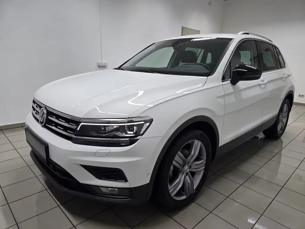 Main__Slider__Photo:Volkswagen Tiguan 1.5 TSI IQ.DRIVE LED Navi Virtual AHK 19" 11/2019-0